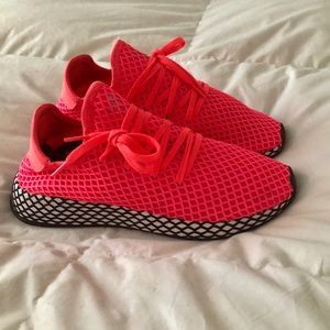 Hot pink adidas 💞NEW .